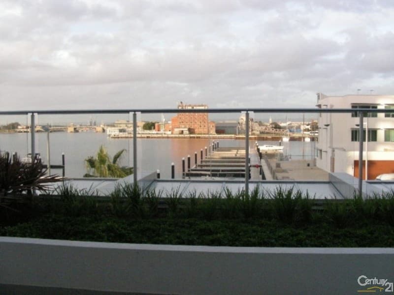 208/1-2 Tarni Court, New Port - Thumbnail 2