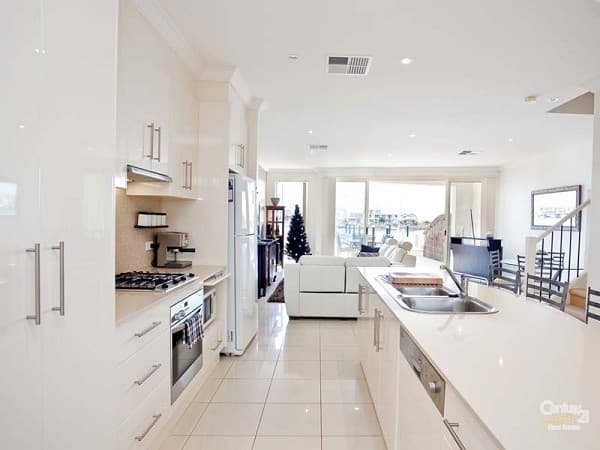 8 Black Street, Reservoir VIC, Reservoir - Thumbnail 3