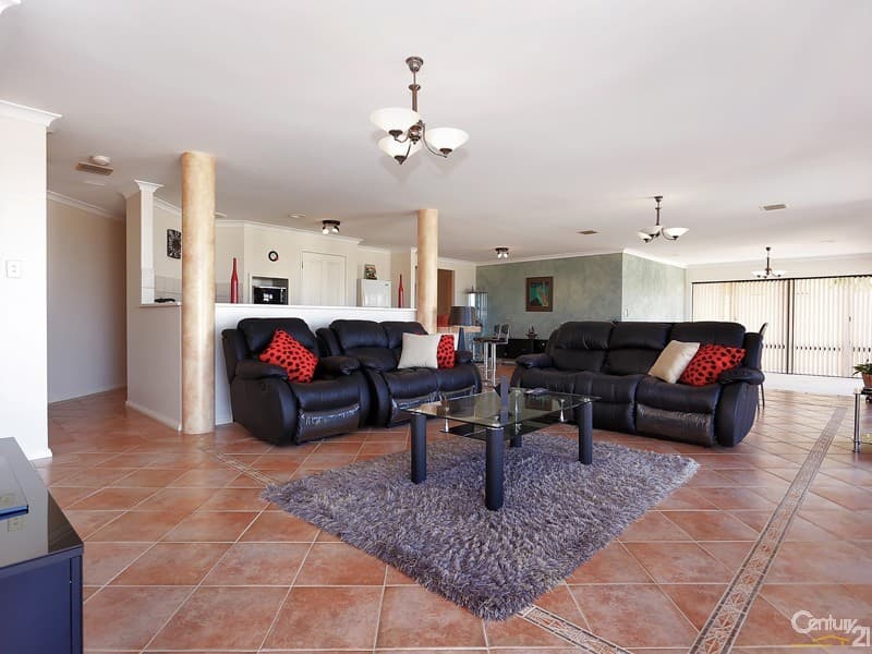 8 Rochester Drive, Mindarie, WA, 6030, Mindarie - Thumbnail 5