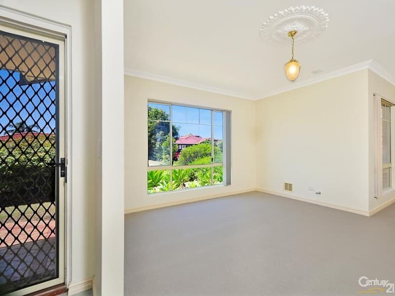 15 Waterside Crescent, Gwelup, WA, 6018, Gwelup - Thumbnail 2