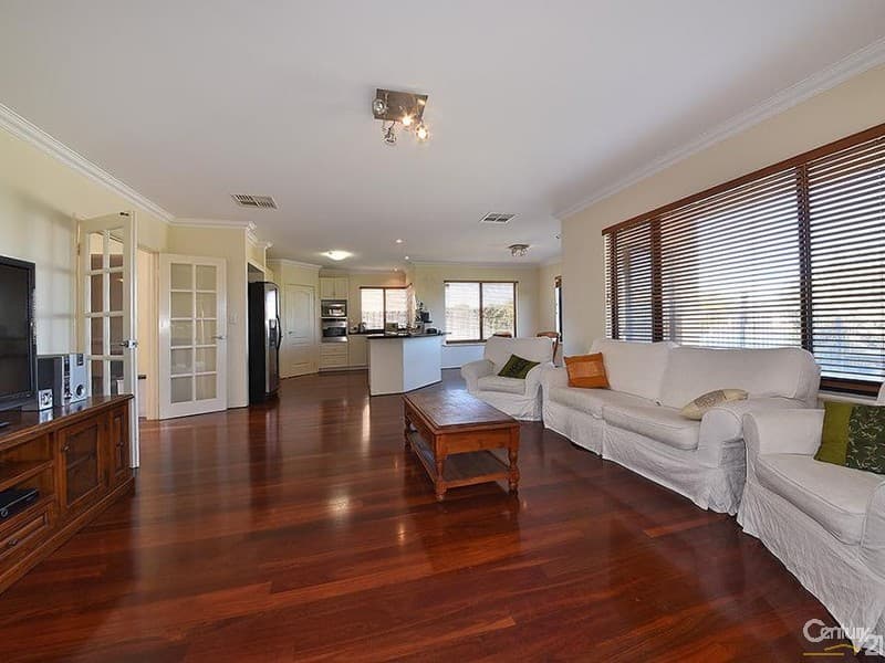 16 Lismore Crescent, Huntfield Heights, SA, 5163, Huntfield Heights - Thumbnail 7