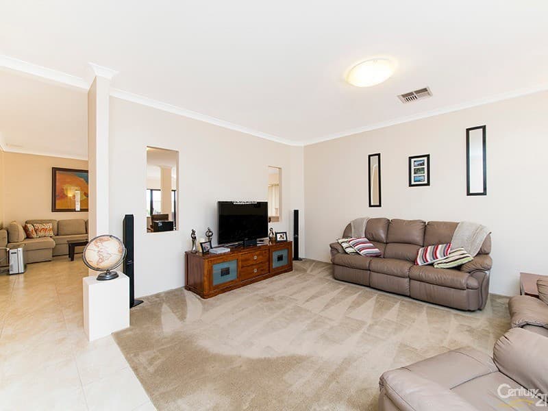 12 Elmhurst Drive, Clarkson, WA, 6030, Clarkson - Thumbnail 3