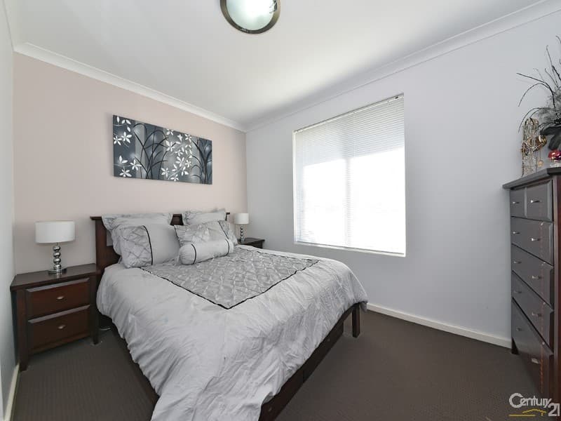 34 Crestridge Crescent, Oxenford, QLD, 4210, Oxenford - Thumbnail 3