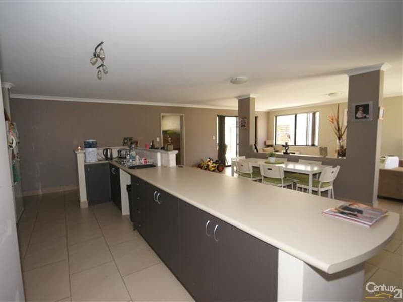 20/61 Rockingham Beach Road, Rockingham, WA, 6168, Baldivis - Thumbnail 3