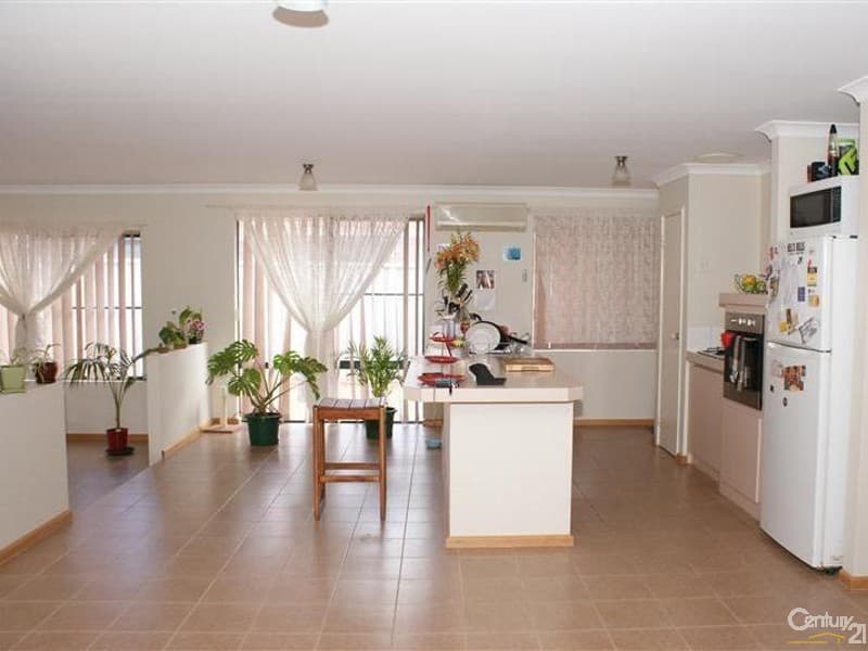 20/61 Rockingham Beach Road, Rockingham, WA, 6168, Port Kennedy - Thumbnail 2