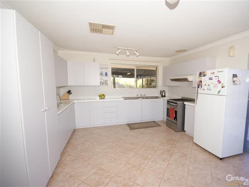 20/61 Rockingham Beach Road, Rockingham, WA, 6168, Warnbro - Thumbnail 3