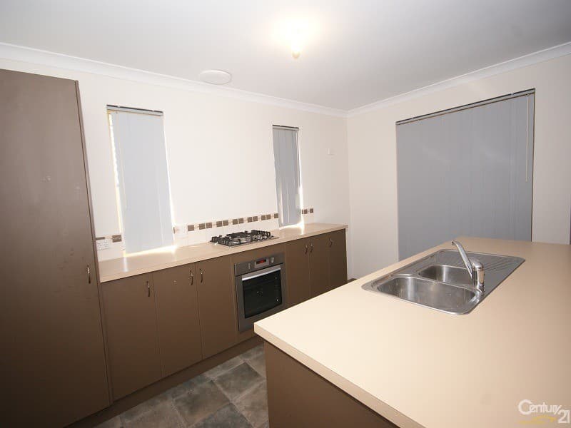 20/61 Rockingham Beach Road, Rockingham, WA, 6168, Baldivis - Thumbnail 2