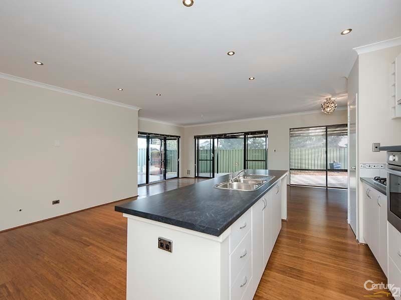 20/61 Rockingham Beach Road, Rockingham, WA, 6168, Baldivis - Thumbnail 2
