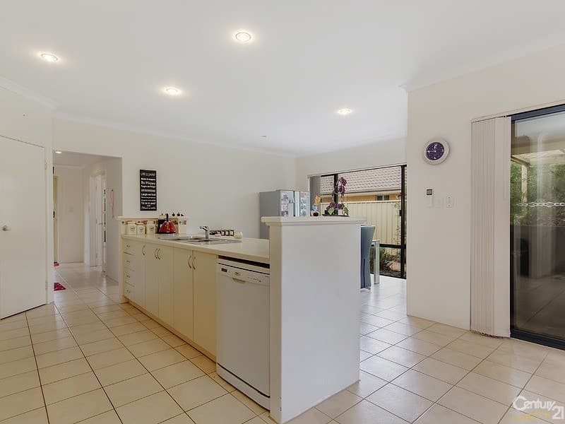 20/61 Rockingham Beach Road, Rockingham, WA, 6168, Bongaree - Thumbnail 4