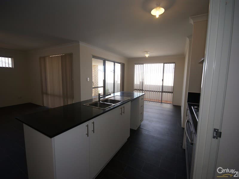 20/61 Rockingham Beach Road, Rockingham, WA, 6168, Baldivis - Thumbnail 3