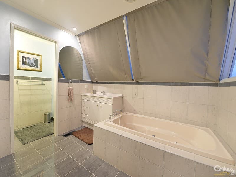 7 Cooinda Crescent, Clarinda, VIC, 3169, Clarinda - Thumbnail 6