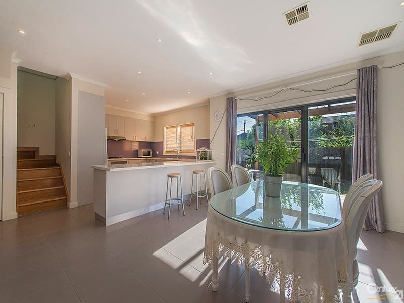 2/33 Renver Road, Clayton, VIC, 3168, Clayton - Thumbnail 4