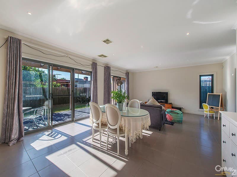 2/33 Renver Road, Clayton, VIC, 3168, Clayton - Thumbnail 3