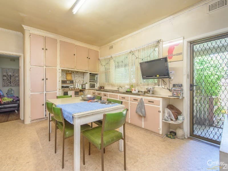 24 Grant Crescent, Wondai, QLD, 4606, Wondai - Thumbnail 3
