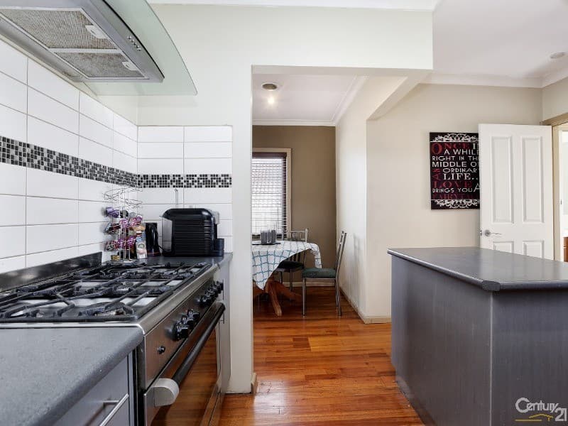 97 Tara Avenue, Nanango, QLD, 4615, Nanango - Thumbnail 3