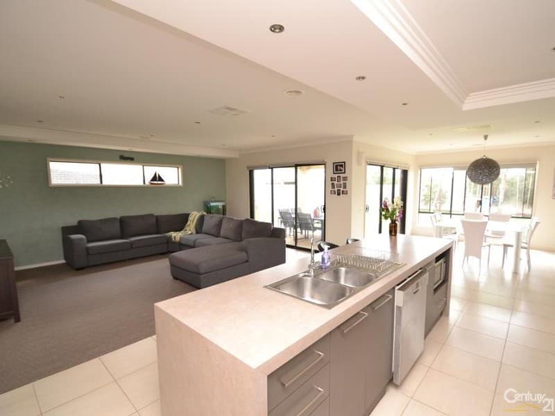 34 Bridlington Avenue, Echuca, VIC, 3564, Echuca - Thumbnail 2