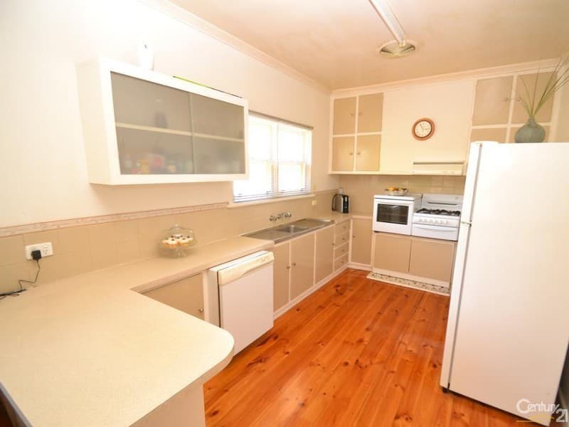 52 Eyre Street, Echuca, VIC, 3564, Echuca - Thumbnail 2