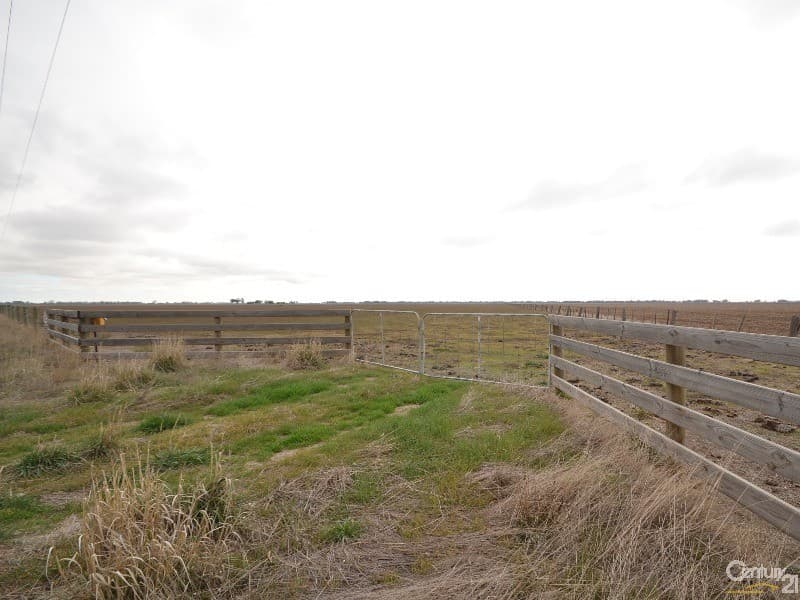 64 McKenzie Road, Echuca, VIC, 3564, Echuca - Thumbnail 3