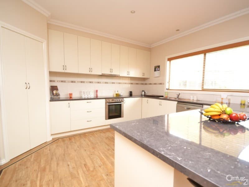 10 Kinross Court, Moama, NSW, 2731, Moama - Thumbnail 2