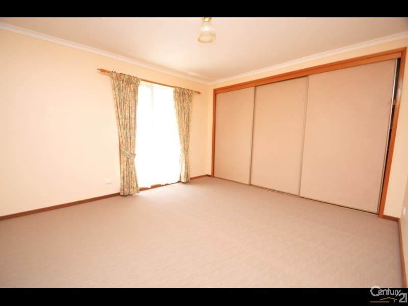 12 Adelaide Crescent, Echuca, VIC, 3564, Echuca - Thumbnail 6
