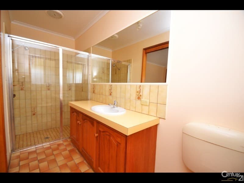 12 Adelaide Crescent, Echuca, VIC, 3564, Echuca - Thumbnail 7