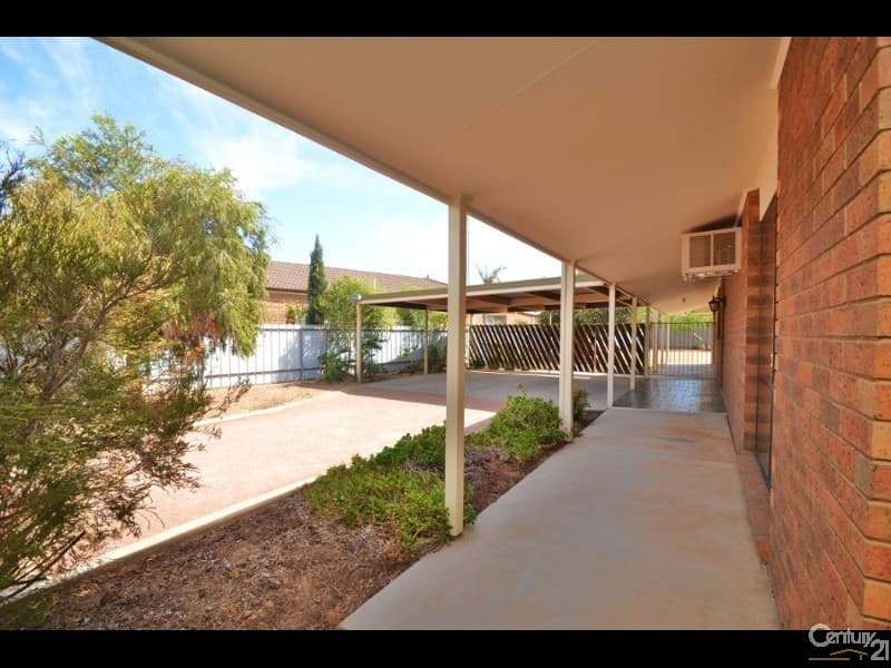12 Adelaide Crescent, Echuca, VIC, 3564, Echuca - Thumbnail 2