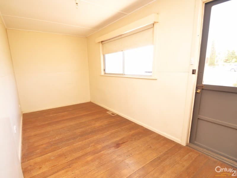 37 Eyre Street, Echuca, VIC, 3564, Echuca - Thumbnail 4