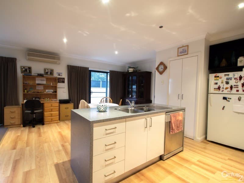 49 Mitchell Street, Echuca, VIC, 3564, Echuca - Thumbnail 2