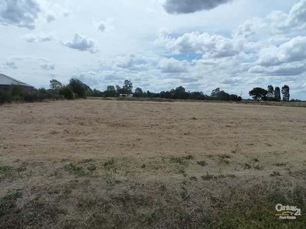 6 Castletown Crt, Echuca, VIC, 3564, Echuca - Thumbnail 2