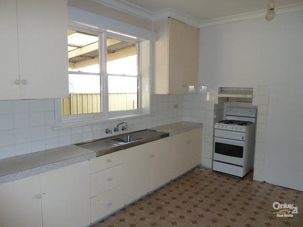 279 Ogilvie Avenue, Echuca, VIC, 3564, Echuca - Thumbnail 2