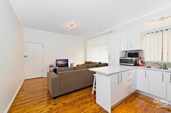 4/98 The Grand Parade, Brighton-le-sands, NSW, 2216, Brighton-Le-Sands - Thumbnail 3