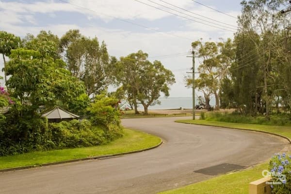 3 Pantowora Street, Corlette, NSW, 2315, Corlette - Thumbnail 2