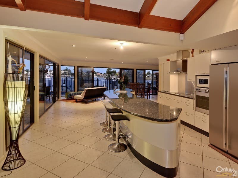 38 Carwoola Crescent, Mooloolaba, QLD, 4557, Mooloolaba - Thumbnail 2
