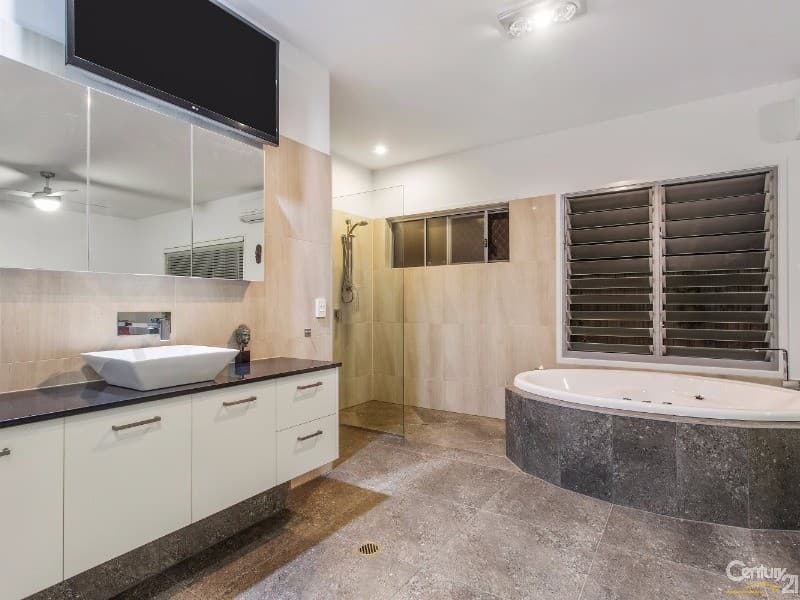 17 Culbara Street, Mooloolaba, QLD, 4557, Mooloolaba - Thumbnail 8
