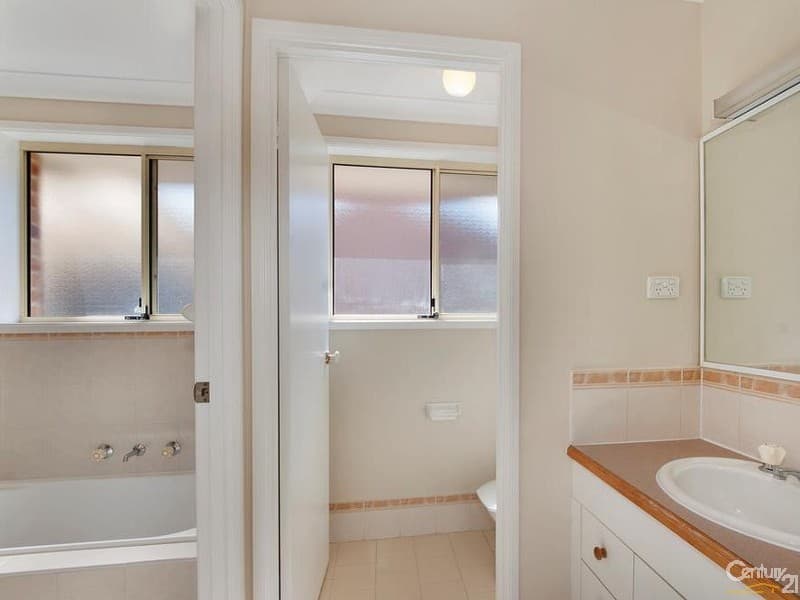 5 Somercotes Court, Wattle Grove, NSW, 2173, Wattle Grove - Thumbnail 5