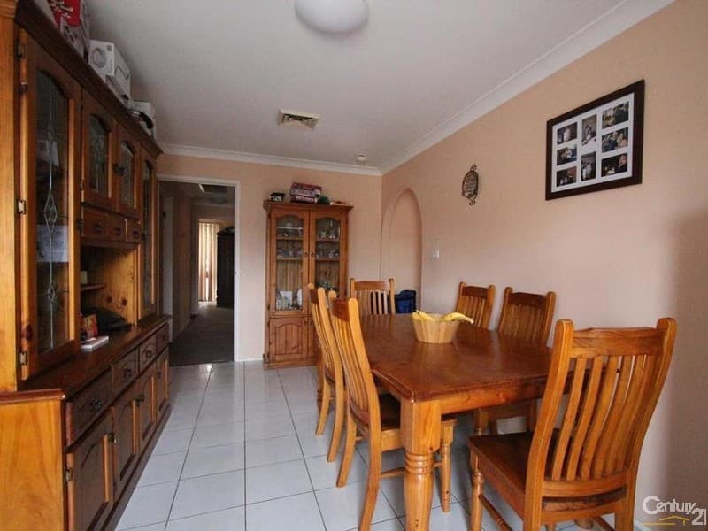 17 Dorrigo Crescent, Bow Bowing, NSW, 2566, Bow Bowing - Thumbnail 3