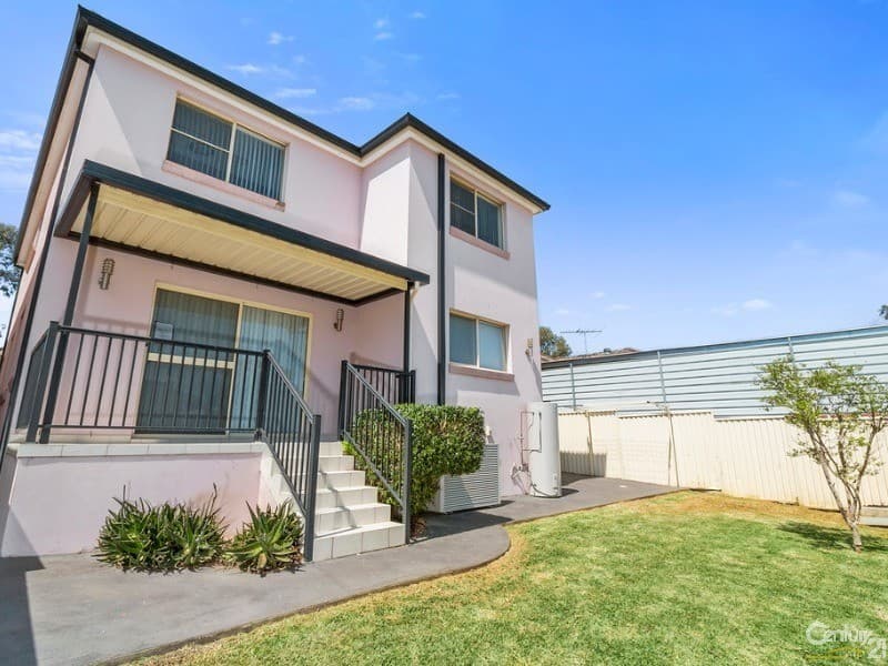 1  Arunta Avenue, Green Valley, NSW, 2168, Green Valley - Thumbnail 8