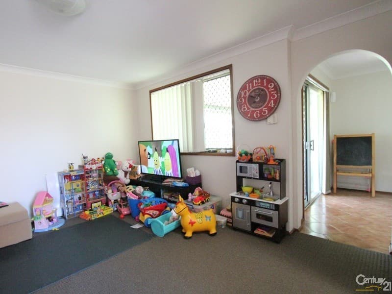 17/18 Hosking Crescent, Glenfield, NSW, 2167, Glenfield - Thumbnail 4
