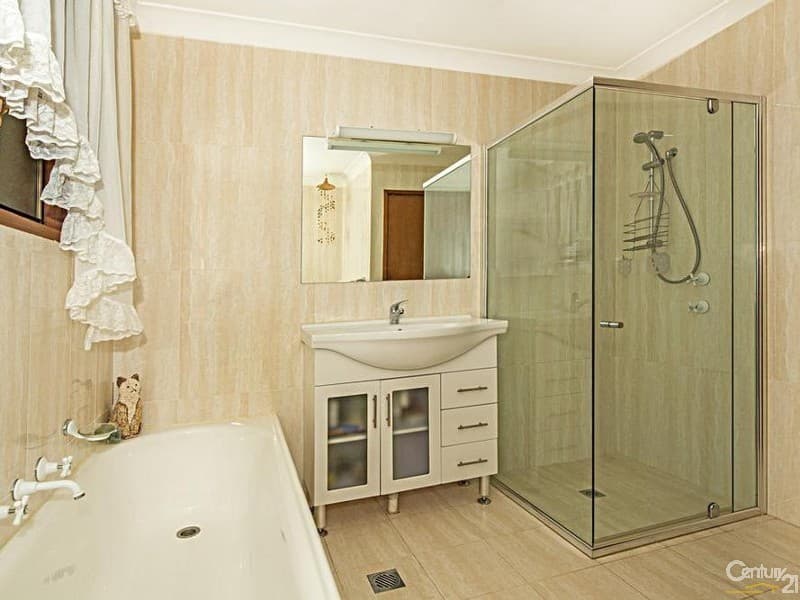 4 Wade Close, Illawong, NSW, 2234, Illawong - Thumbnail 3