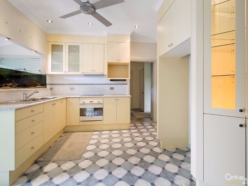 12 Harford Avenue, East Hills, NSW, 2213, East Hills - Thumbnail 6
