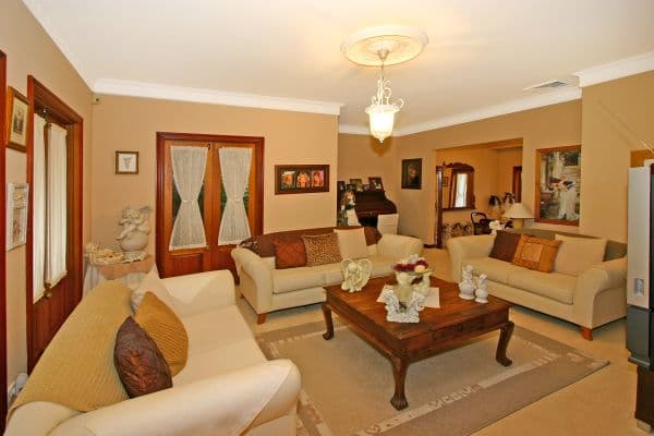 42 Blaxland Drive, Illawong, NSW, 2234, Illawong - Thumbnail 2