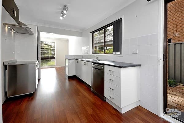 4 Panama Cl, Illawong, NSW, 2234, Illawong - Thumbnail 3
