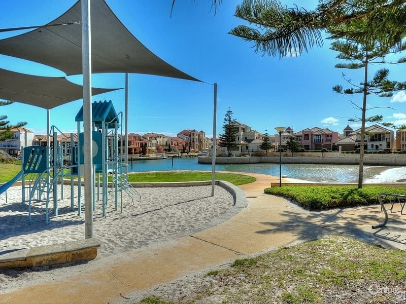 55 Batavia Avenue, Wannanup, WA, 6210, Wannanup - Thumbnail 2