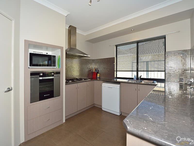 2/92 Rajah Road, Ocean Shores, NSW, 2483, Ocean Shores - Thumbnail 3
