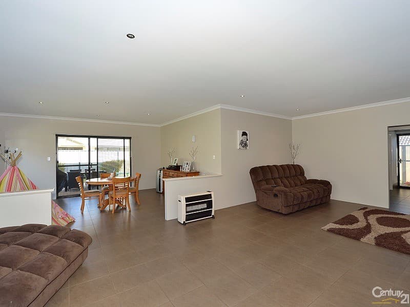 2/92 Rajah Road, Ocean Shores, NSW, 2483, Ocean Shores - Thumbnail 4