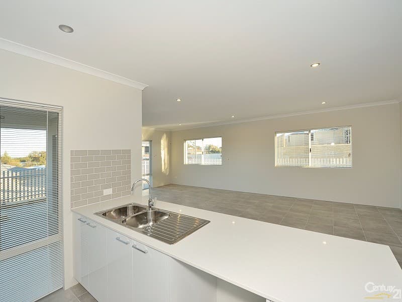 11 Rubus Vista, Halls Head, WA, 6210, Halls Head - Thumbnail 3