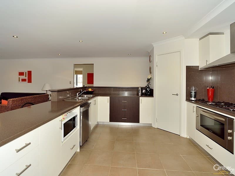 27 Buttercup Parkway, Halls Head, WA, 6210, Halls Head - Thumbnail 2