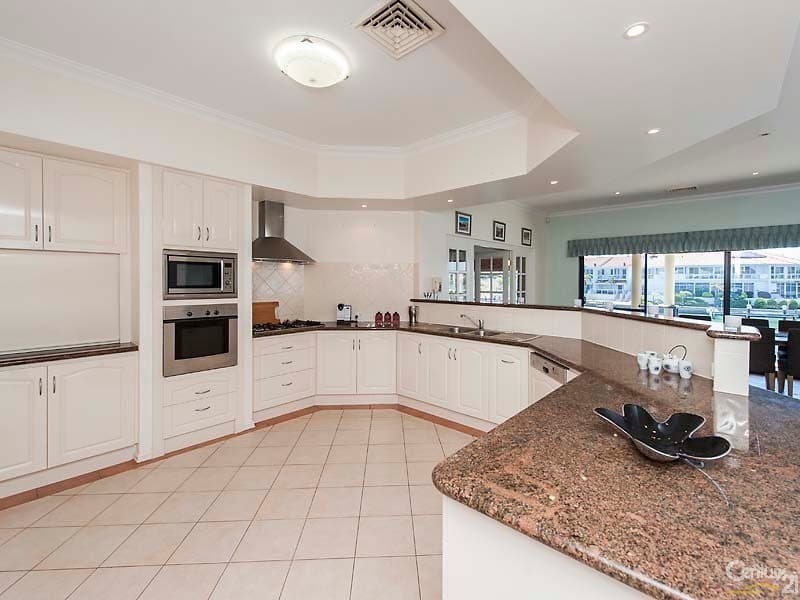 39 Hibiscus Lane, Holloways Beach, QLD, 4878, Holloways Beach - Thumbnail 4