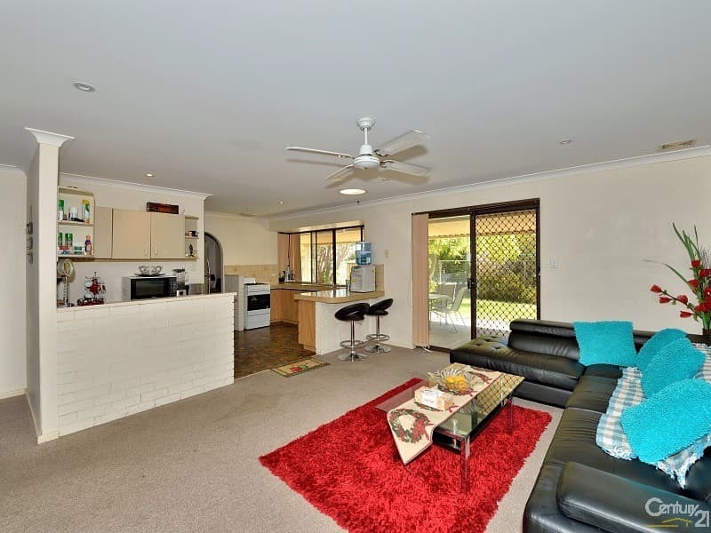 11 Peelwood Parade, Halls Head, WA, 6210, Halls Head - Thumbnail 4