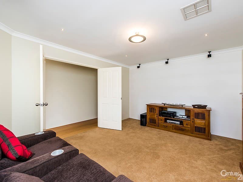 32 Jubata Gardens, Dudley Park, WA, 6210, Dudley Park - Thumbnail 8